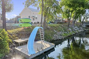 The Waterfront - Waterslide Game Room Sleeps 26