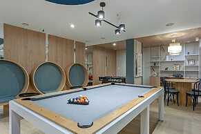 Two-bedroom Accepting Pets by Renters