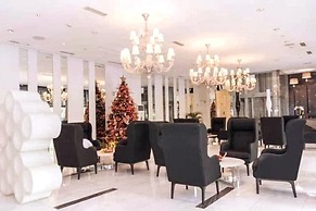 Azure 1BR Citylights With Netlfix Near Airport