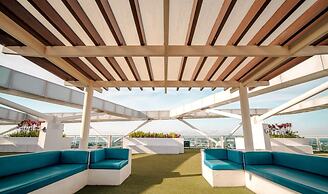 Azure 1BR Citylights With Netlfix Near Airport