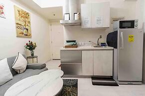 Azure 1BR Citylights With Netlfix Near Airport