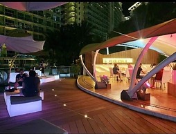 Azure 1BR Citylights With Netlfix Near Airport