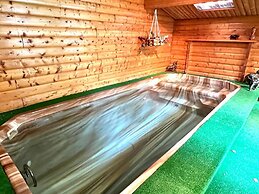 Large Riverside House in Wraysbury, Staines