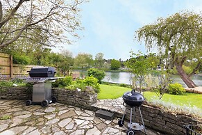 Large Riverside House in Wraysbury, Staines