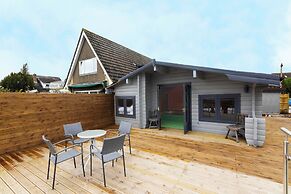 Large Riverside House in Wraysbury, Staines