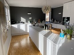 Beautiful 3-bed Apartment in Munchen