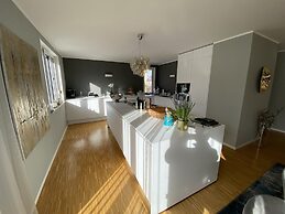 Beautiful 3-bed Apartment in Munchen