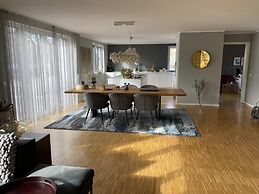 Beautiful 3-bed Apartment in Munchen