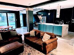 Remarkable 7-bed House in London