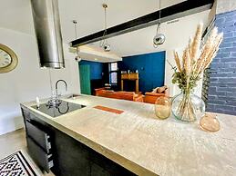 Remarkable 7-bed House in London