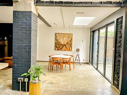 Remarkable 7-bed House in London