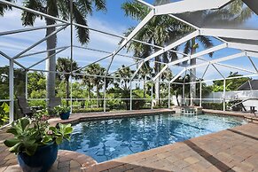 Nokomis Pool Home on the Canal