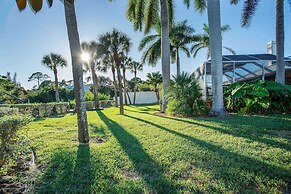Nokomis Pool Home on the Canal