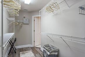 Nokomis Pool Home on the Canal