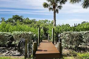 Nokomis Pool Home on the Canal