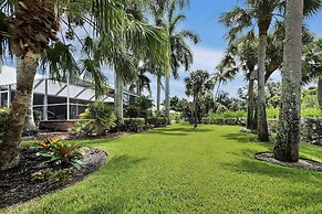 Nokomis Pool Home on the Canal