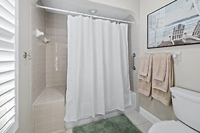 Nokomis Pool Home on the Canal