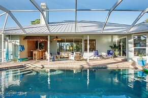 Nokomis Pool Home on the Canal