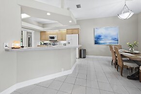 Nokomis Pool Home on the Canal