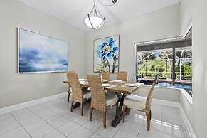 Nokomis Pool Home on the Canal