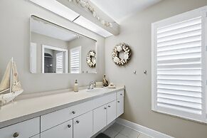 Nokomis Pool Home on the Canal