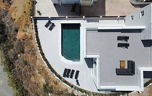 Phaedrus Living: Luxury Seaview Coral Bay Villa