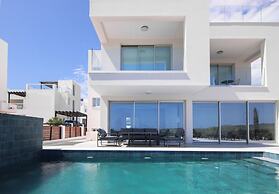 Phaedrus Living: Luxury Seaview Coral Bay Villa