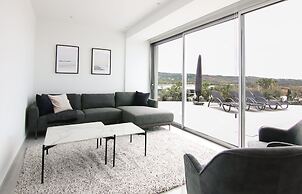 Phaedrus Living: Luxury Seaview Coral Bay Villa