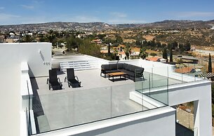 Phaedrus Living: Luxury Seaview Coral Bay Villa