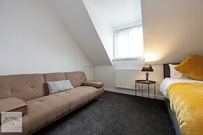 Comfy House - Sleeps 14 - 14 min to City Centre