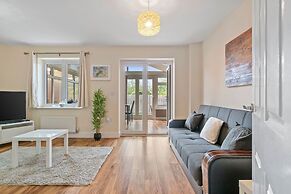 Impeccable 3-bed House in Hornchurch