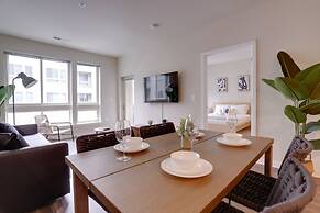 Fun & Comfort Await Alexandria Apartment