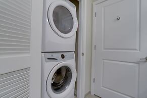 Fun & Comfort Await Alexandria Apartment