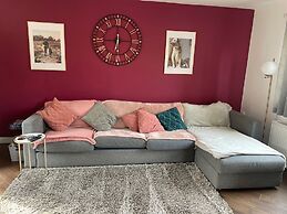 Fantastic, pet Friendly 3 Bedroom House in Bedford