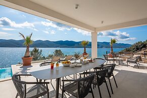 Luxury Holiday Villa Maris