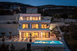 Luxury Holiday Villa Maris