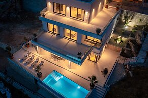 Luxury Holiday Villa Maris