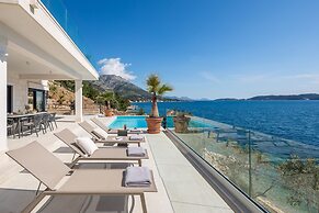 Luxury Holiday Villa Maris