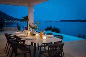 Luxury Holiday Villa Maris