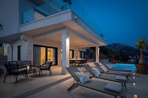 Luxury Holiday Villa Maris