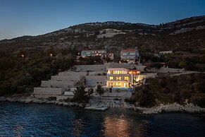Luxury Holiday Villa Maris