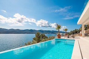 Luxury Holiday Villa Maris