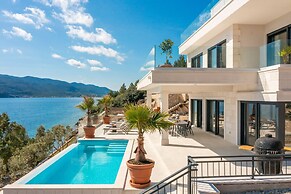 Luxury Holiday Villa Maris
