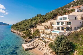 Luxury Holiday Villa Maris