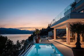 Luxury Holiday Villa Maris