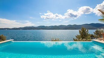 Luxury Holiday Villa Maris