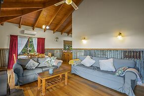 StayAU Sunset Cottage 2BR Farm Retreat