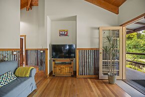 StayAU Conifer Cottage Lakeside Haven