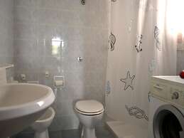 Nami Holiday Home for six Guests With Outdoor Space