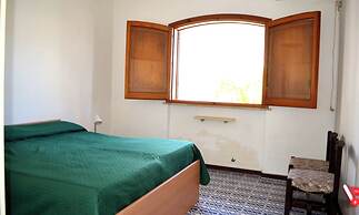 Nami Holiday Home for six Guests With Outdoor Space